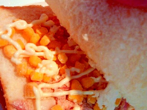 ツナソース＆コーンマヨのサンドイッチ